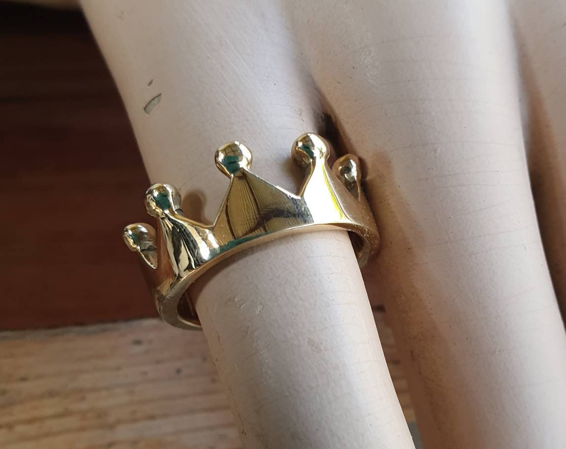 9k Gold crown ring,solid 9ct gold,small,chunky ring,pinkie ring,rockabilly,boho style,