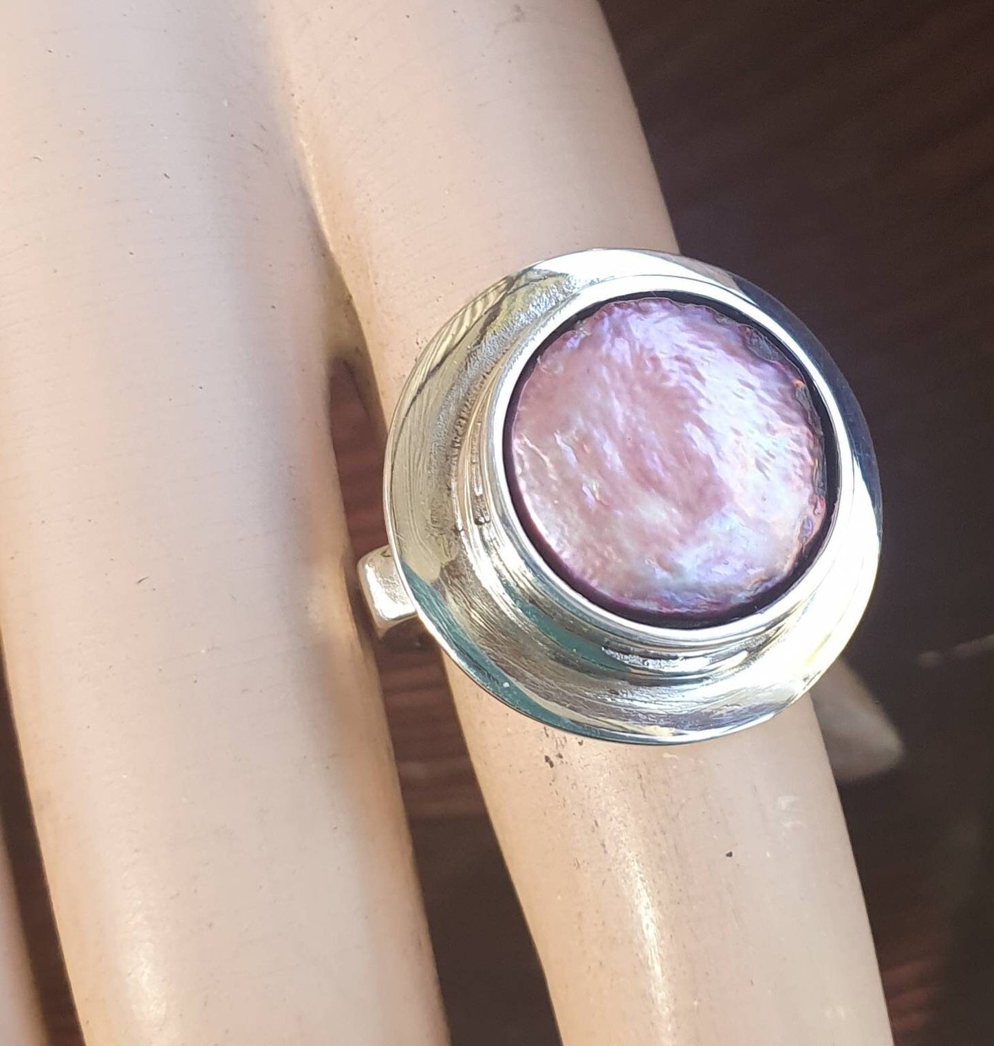 Large pearl coin ring,925 sterling silver,pink pearl,chunky ring,large round top ring,wedding ring,boho,handmade, retro ring,modern,