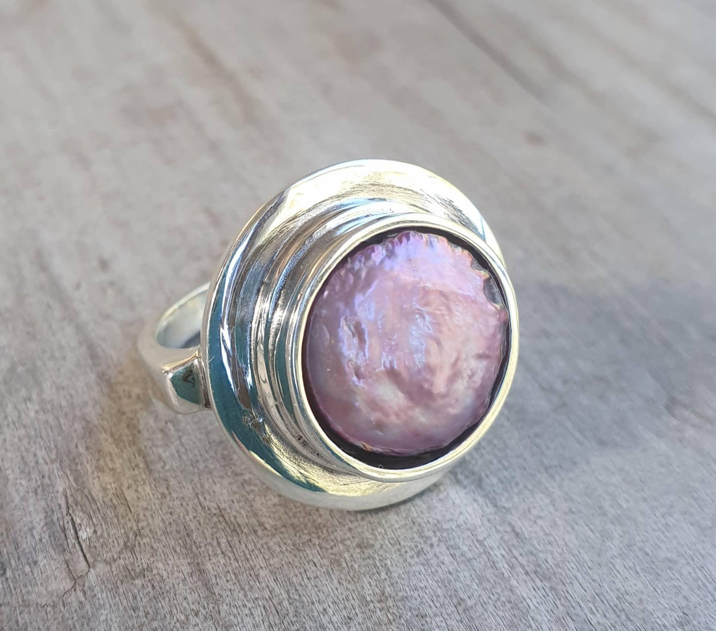 Large pearl coin ring,925 sterling silver,pink pearl,chunky ring,large round top ring,wedding ring,boho,handmade, retro ring,modern,