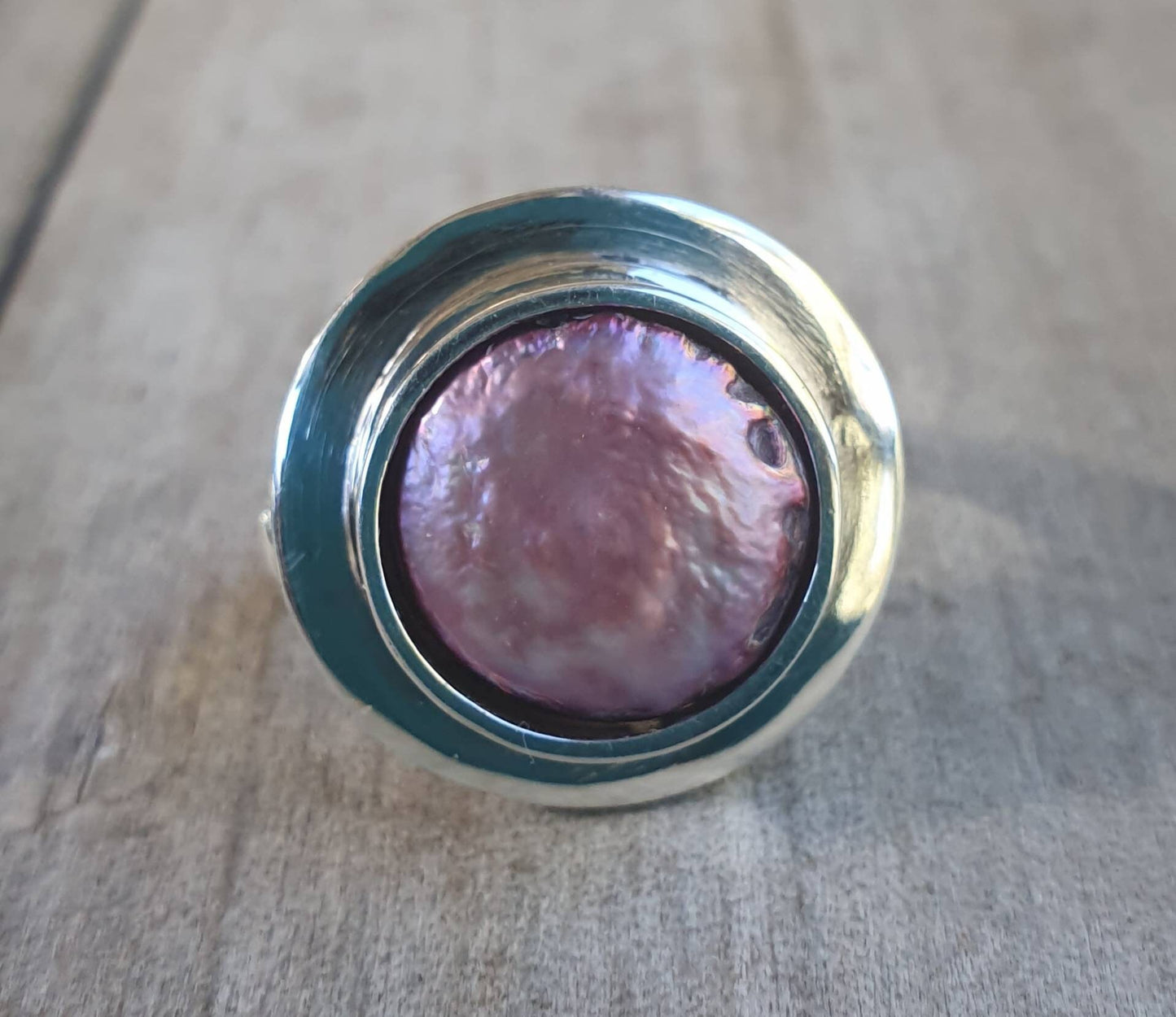 Large pearl coin ring,925 sterling silver,pink pearl,chunky ring,large round top ring,wedding ring,boho,handmade, retro ring,modern,
