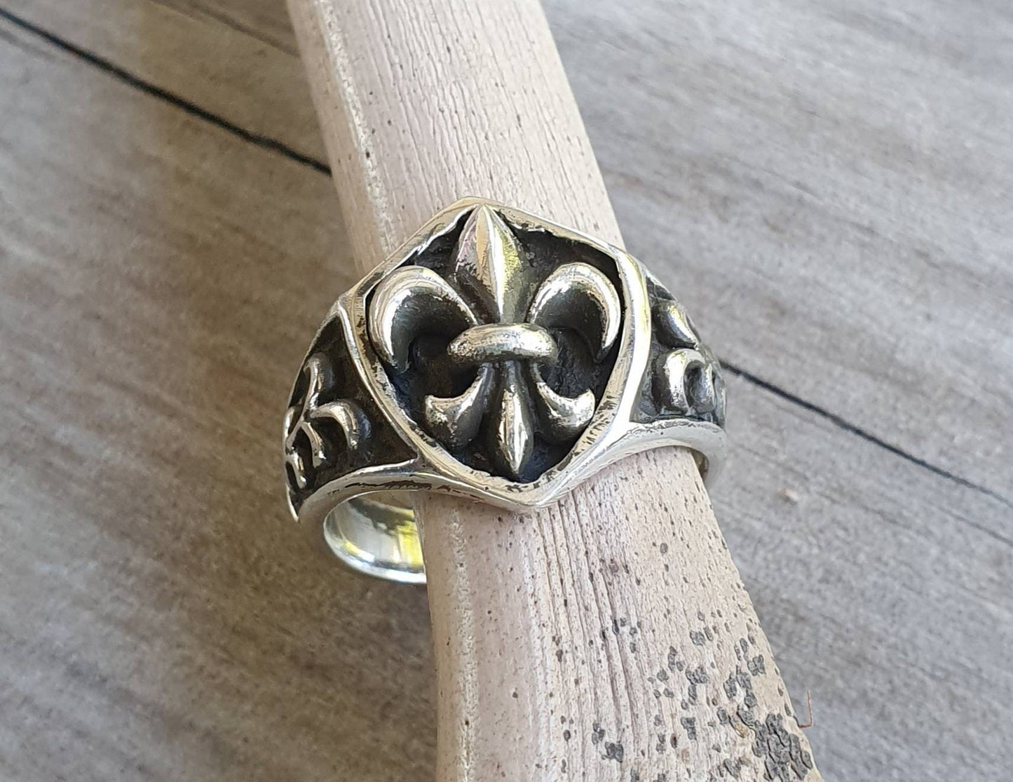9k Fleur de Lis ring two tone 9ct gold,sterling silver,handmade,signet ring, hipster,steampunk gothic punk