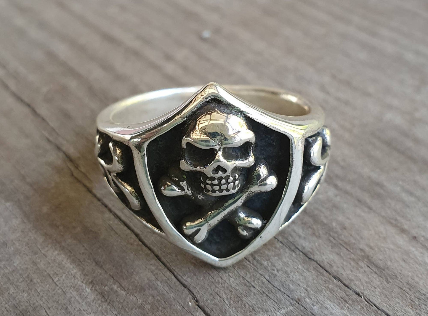 9K skull and crossbone ring,Two tone,9ct gold and sterling silver,pirate ring, steampunk gothic punk