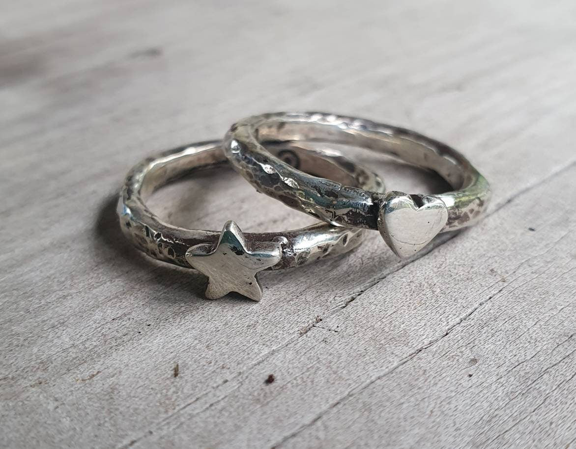 Heart ring,925 sterling silver,hammered stacker band,halo round beaten band,handmade,boho,goddess,round wedding band,silver star ring,