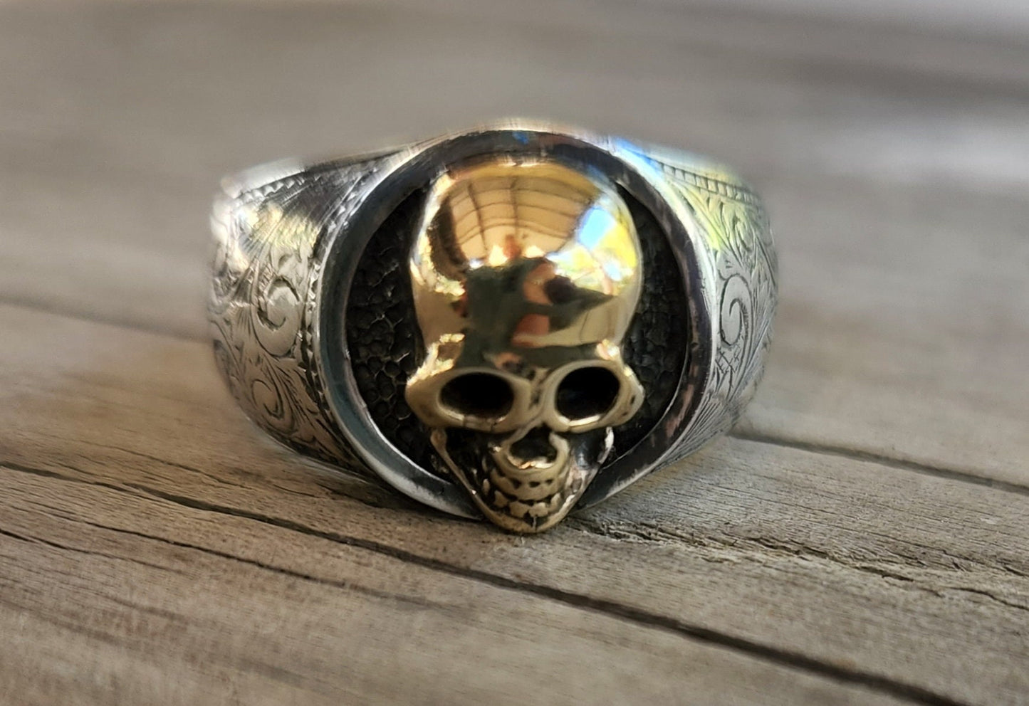 gold skull ring,9k sterling silver,two tone, signet ring 9ct gold,steampunk gothic, punk,handmade.grunge,mens fashion,hipster,pirate