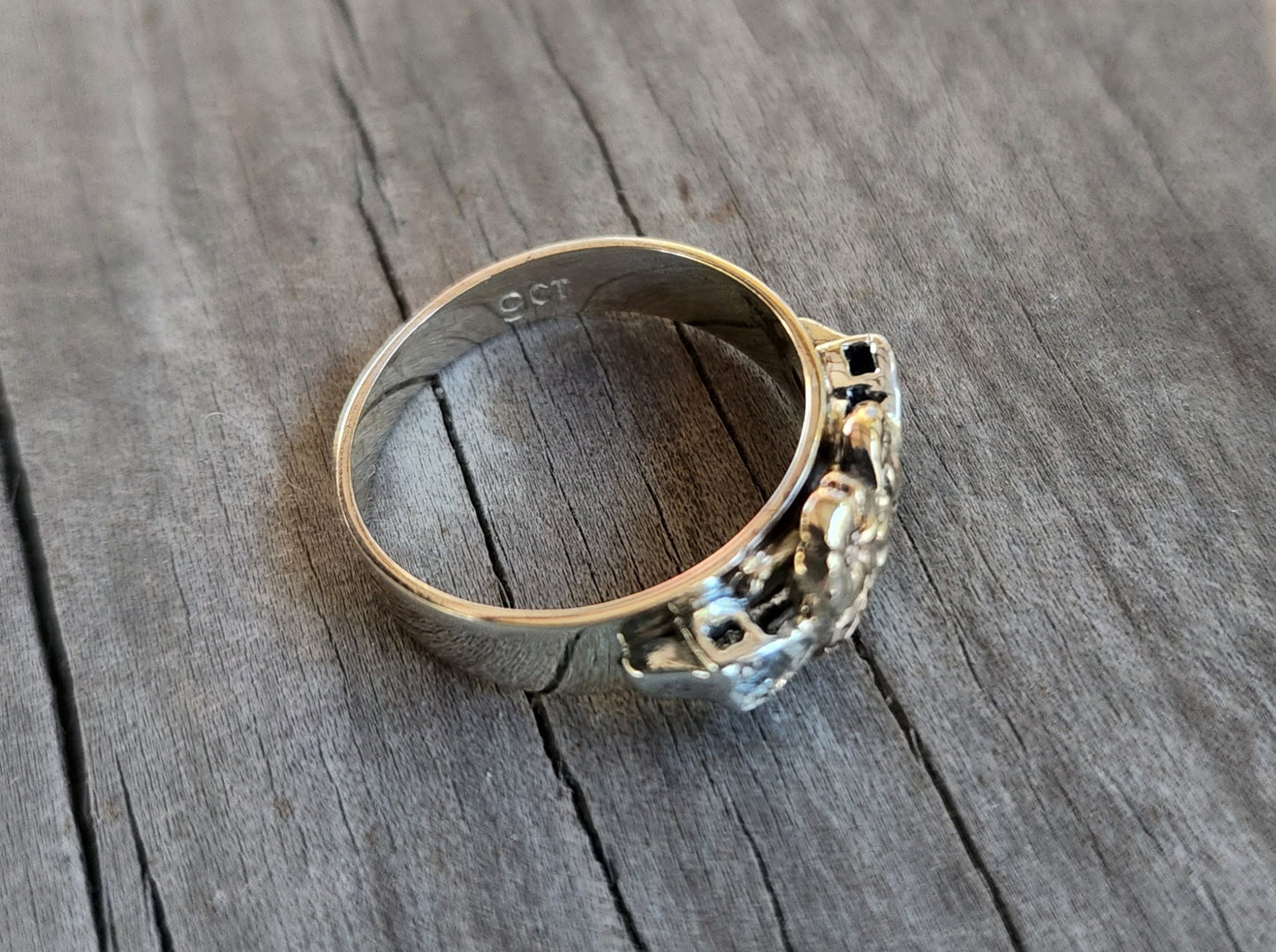 Gold Flower ring,9k vintage upcycled ring,dainty,pinkie ring,boho,shabby shic,
