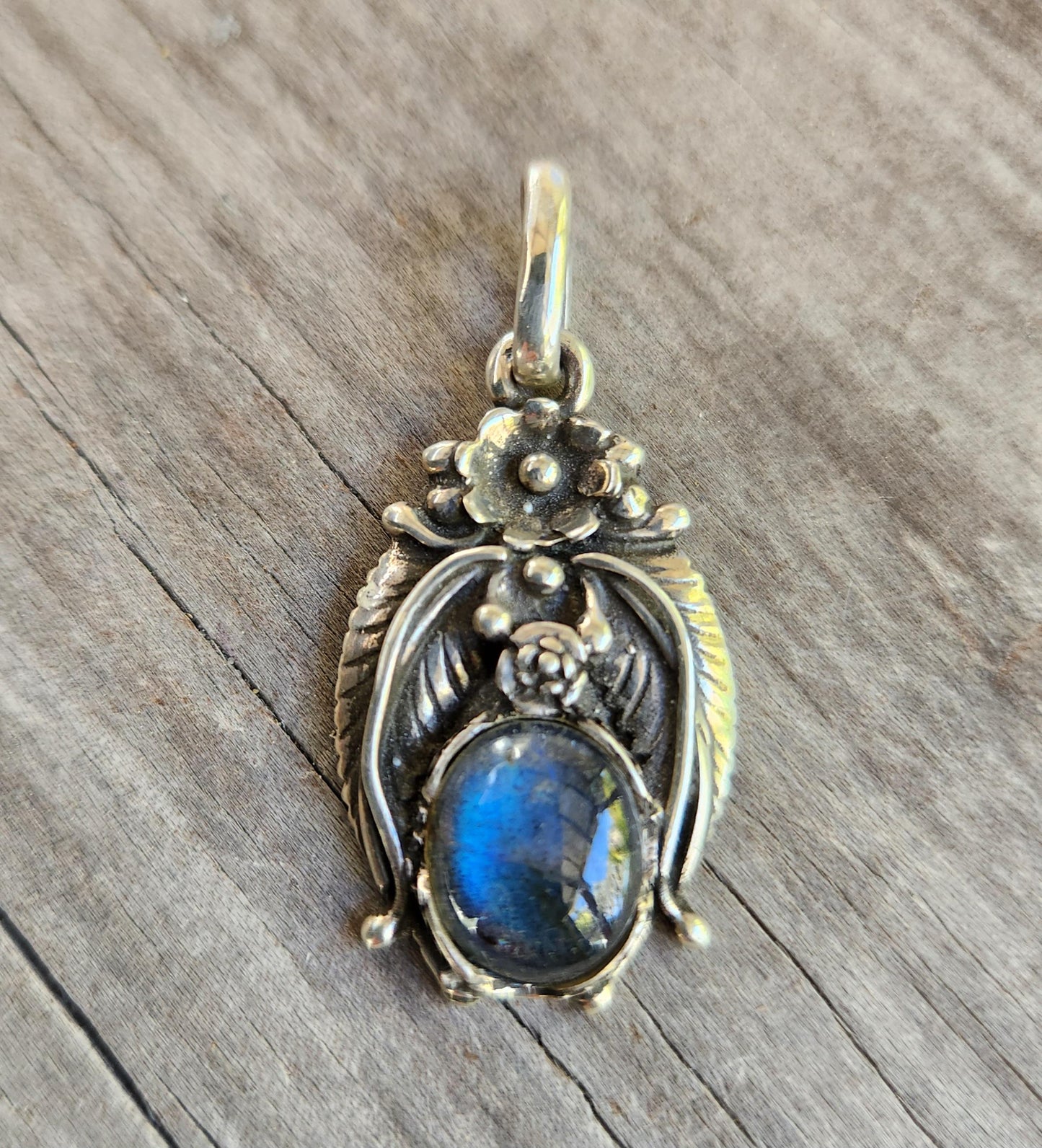 Labradorite pendant,sterling silver,Navajo Indian style,flower,leaf,boho,gypsy,tribal,handmade,gemstone necklace