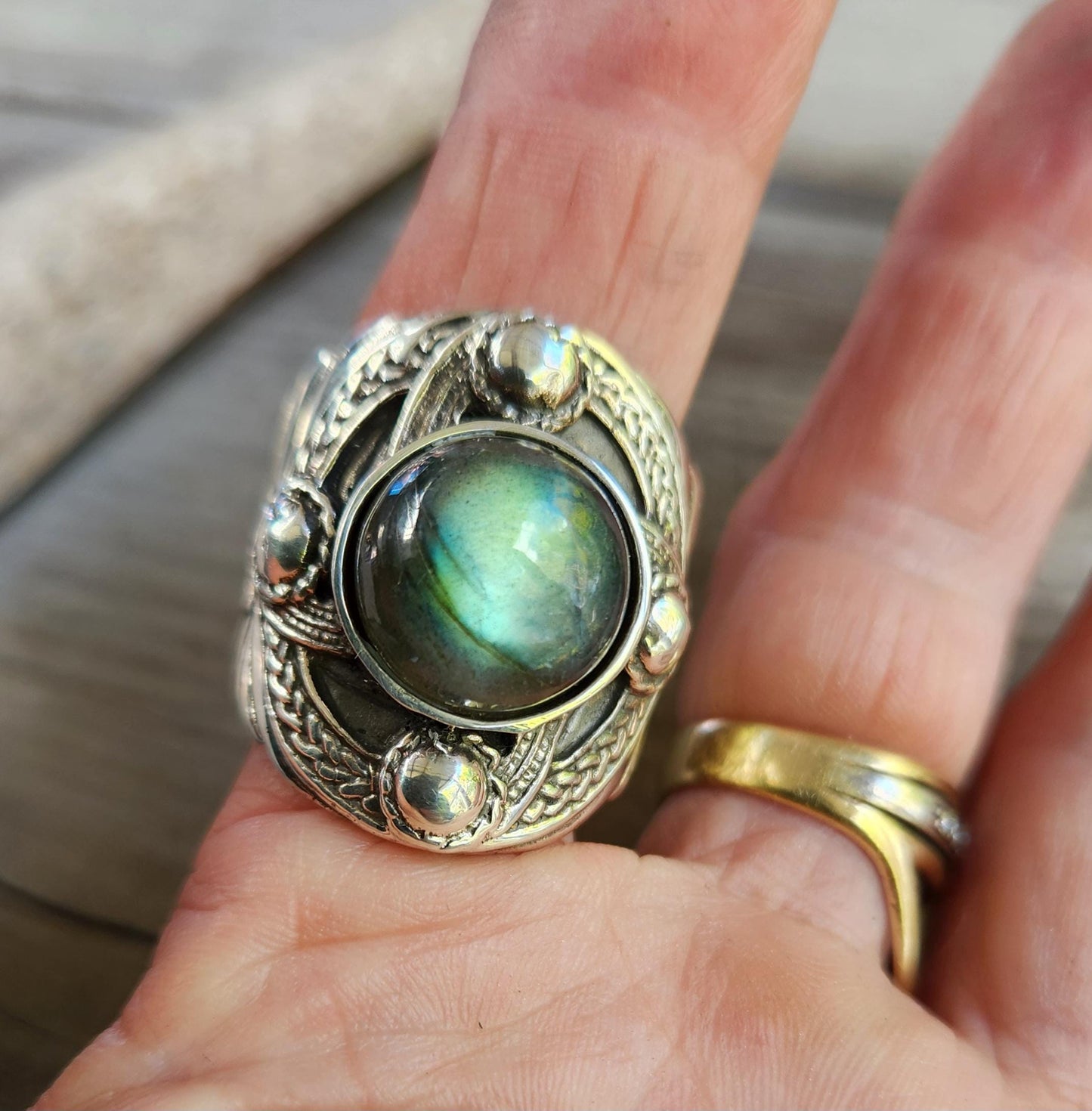 Labradorite large ring,925 sterling silver,srunni g chunky ornate celtic ring,medieval,tribal,large stone ring,shield,large mens ring,