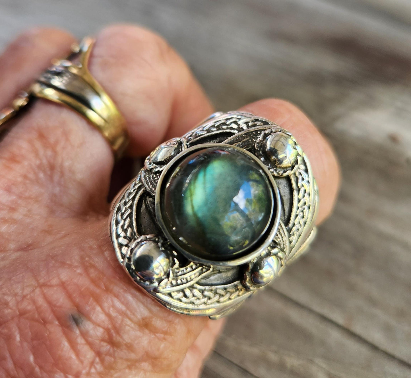 Labradorite large ring,925 sterling silver,srunni g chunky ornate celtic ring,medieval,tribal,large stone ring,shield,large mens ring,
