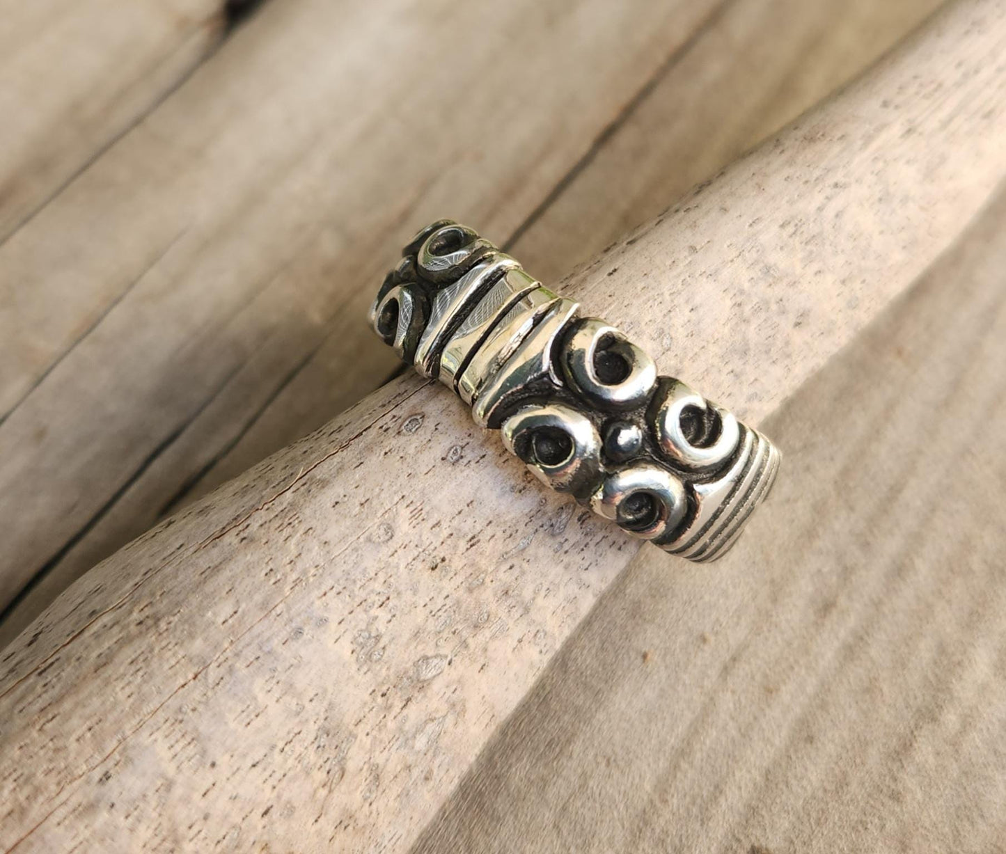 heavy plain ring,925 sterling silver,rustic,solid mans band,ornate, modern wedding band,handmade,mens fashion,chunky silver ring,boho