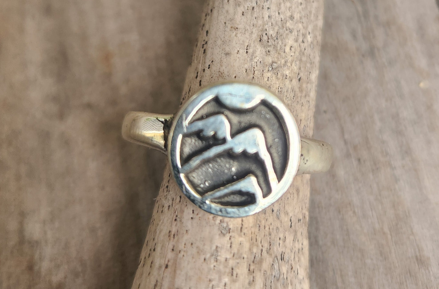 Snow mountains ring,925 sterling silver disc,walking,trekking,skiing,snowboard ,handmade mountain hiking ring.
