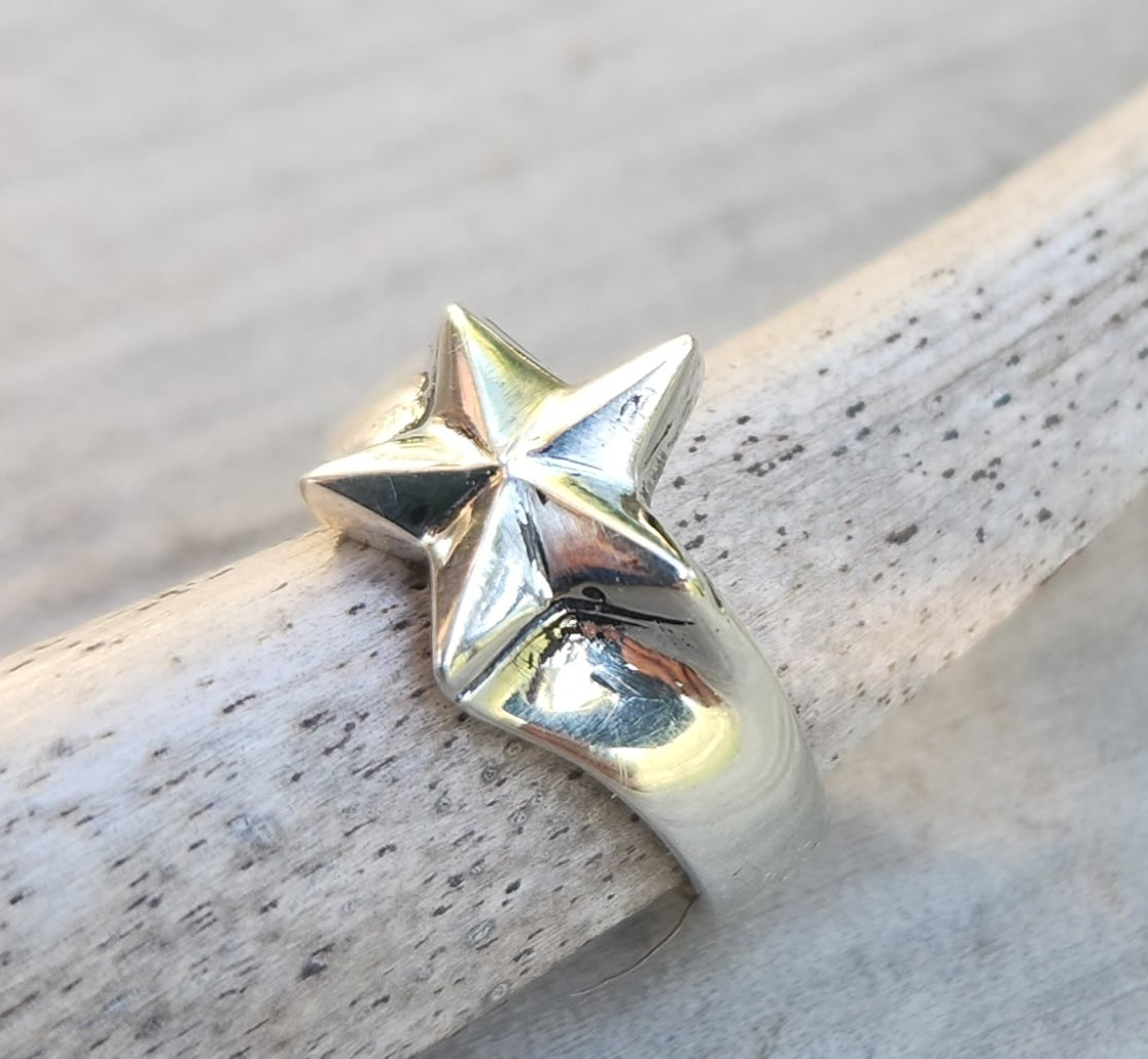 Small caltex star ring,sterling silver, 925 pinkie ring