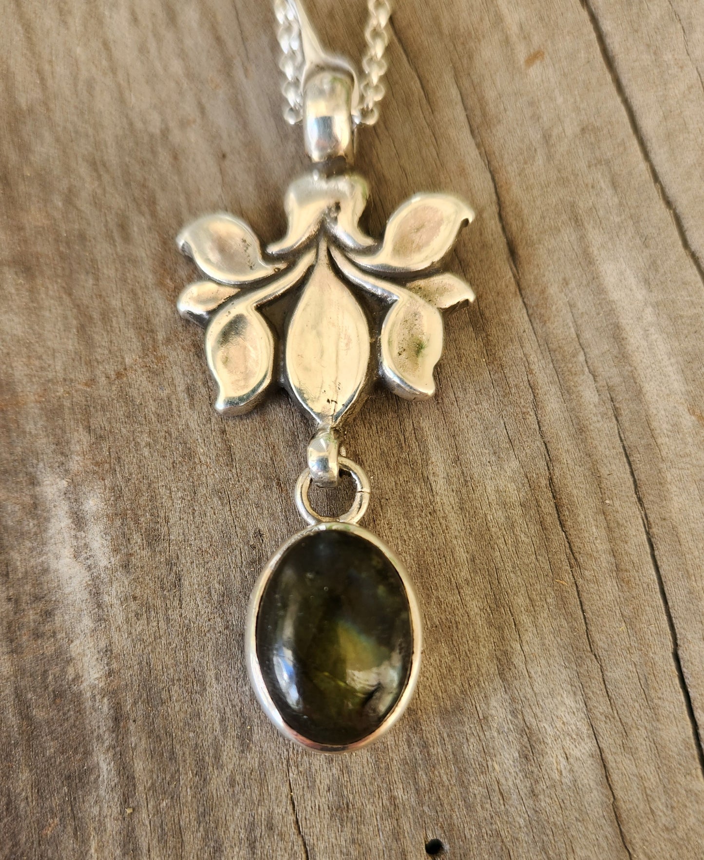 Labradorite flower pendant,925 sterling silver,flower,leaf,boho,gypsy,tribal,handmade,gemstone necklace