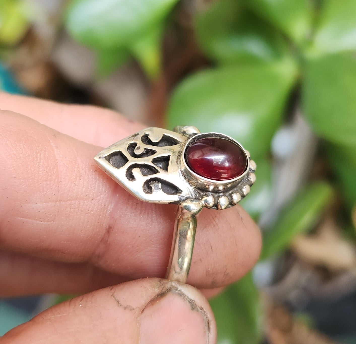 Garnet cabachon ring,925 sterling silver, swirl,wave design