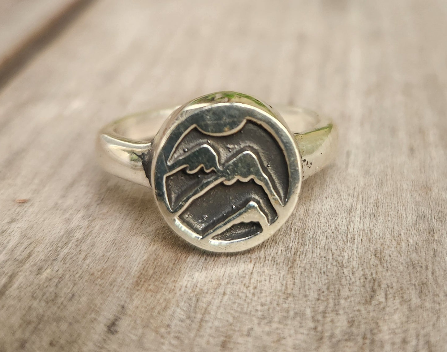 Snow mountains ring,925 sterling silver disc,walking,trekking,skiing,snowboard ,handmade mountain hiking ring.