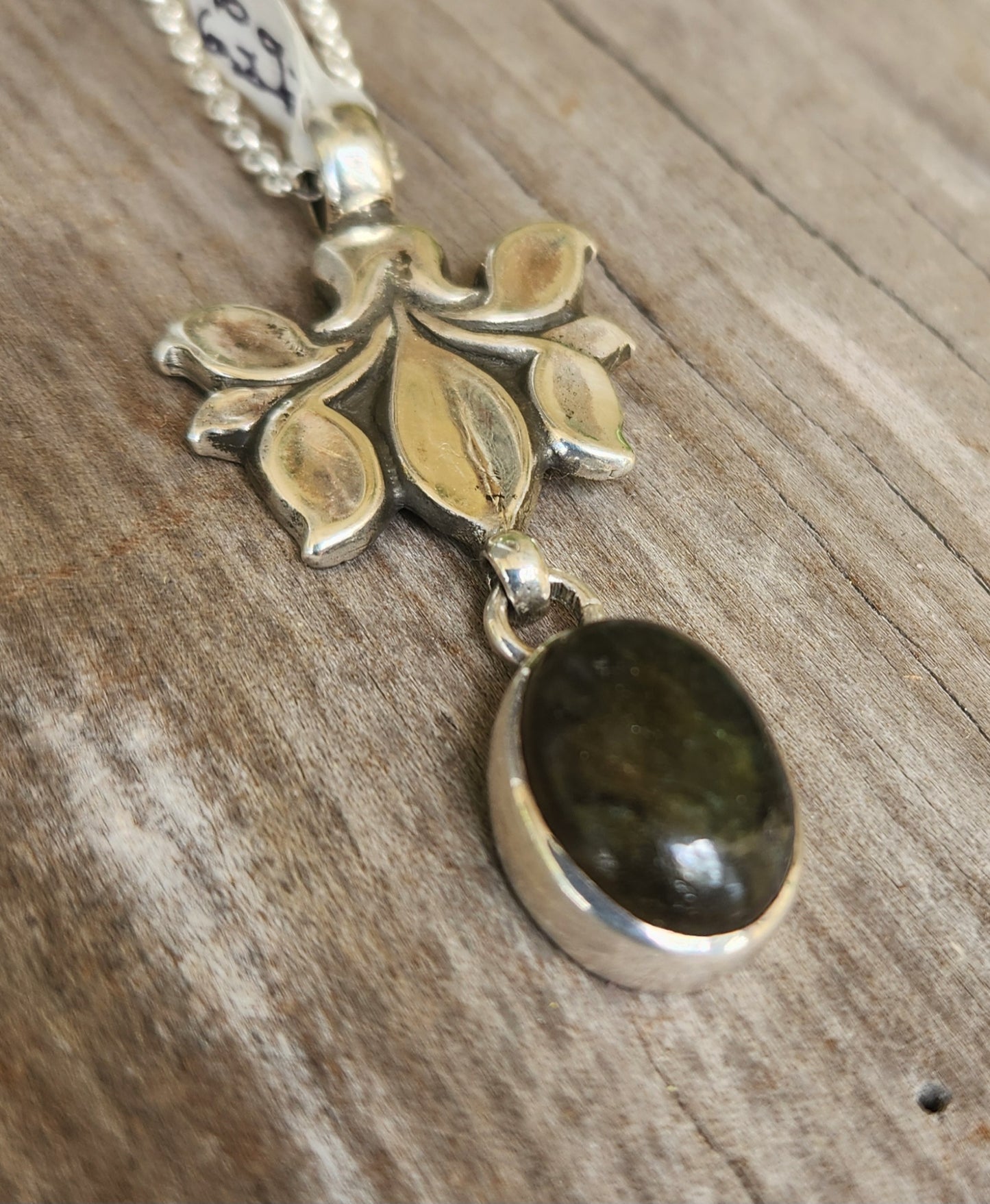 Labradorite flower pendant,925 sterling silver,flower,leaf,boho,gypsy,tribal,handmade,gemstone necklace