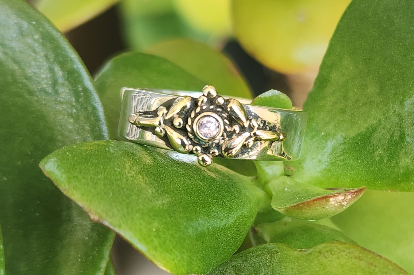 Gold and silver ring,9k gold & 925 sterling silver,two tone band,cz, filegree ornate top on silver band