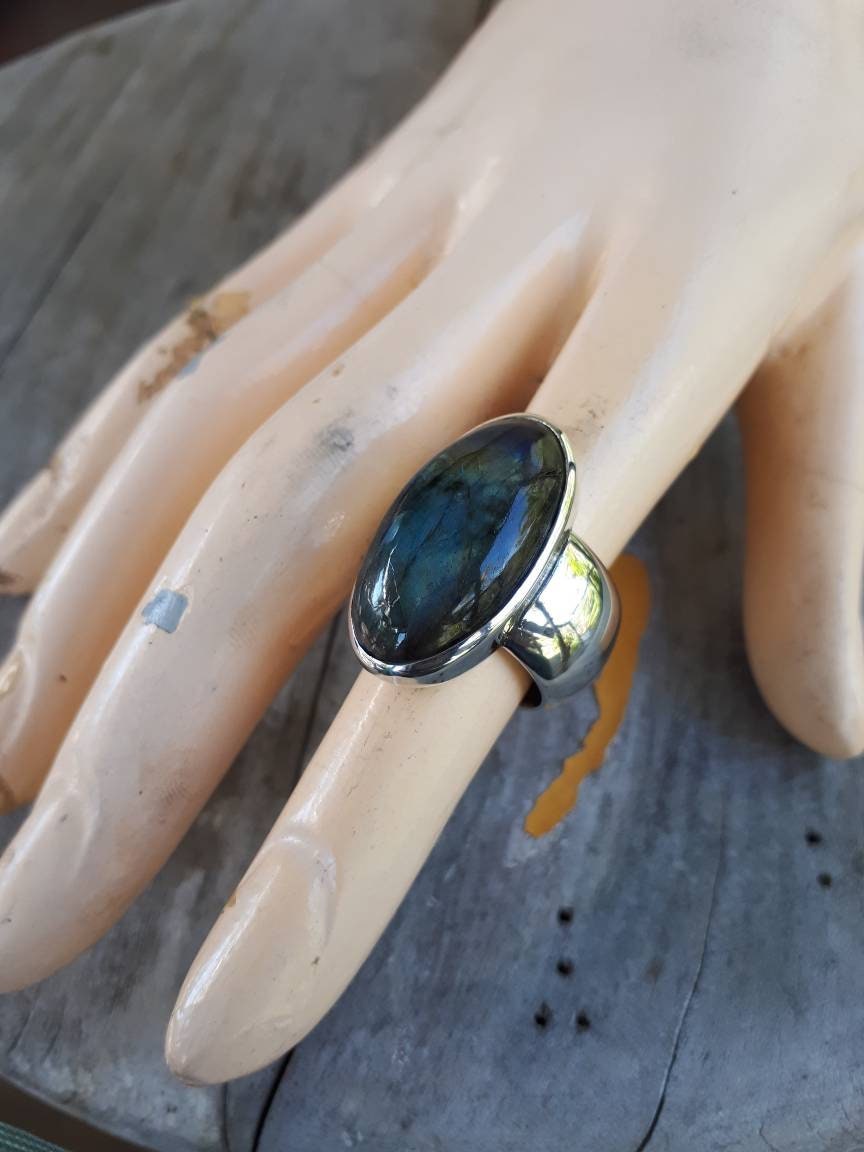 Labrodorite ring,stunning,chunky sterling silver,gemstone ring,handmade,stone ring,long ring,boho,crystal,new age ring,large ring,big stone
