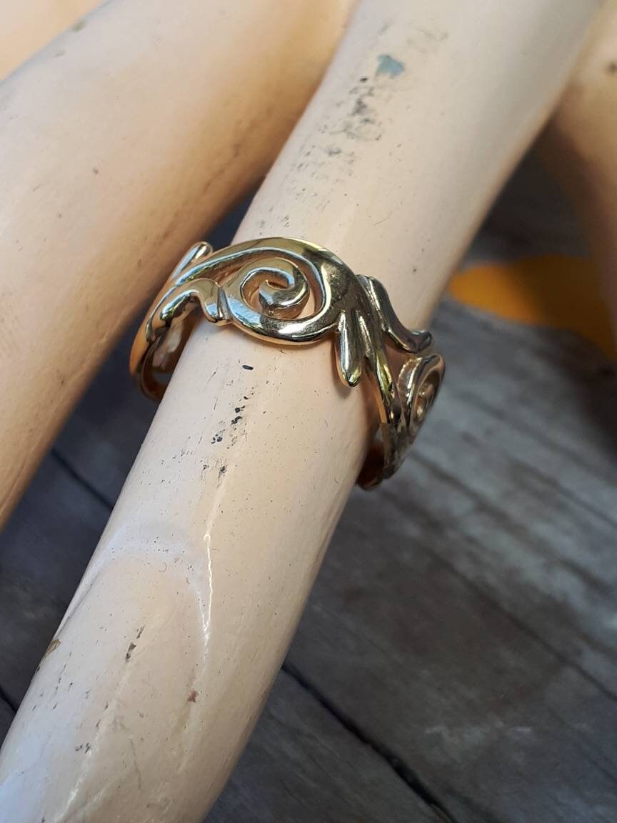 gold scroll ring,9ct gold,swirl,handmade,wedding band,boho,gypsy,goddess,art nouveau,celtic,tribal ring,pinkie ring,maori koru