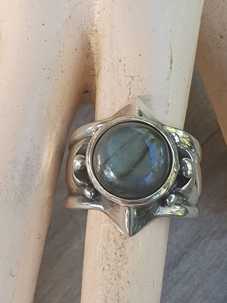 Labradorite ring,sterling silver,labradorite, chunky unisex ring,wedding ring,blue green stone,boho,gemstone ring,handmade, retro ,signet