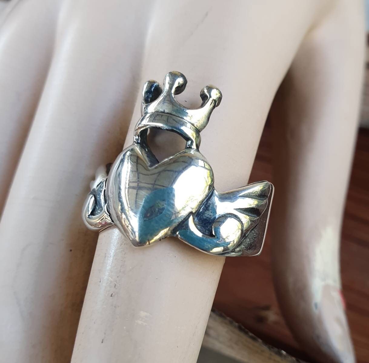 sacred heart ring,sterling silver,crown ring,long ring,handmade,goddess,angelwings,rockabiily,heart ring, gothic,,grunge,lolita, boho