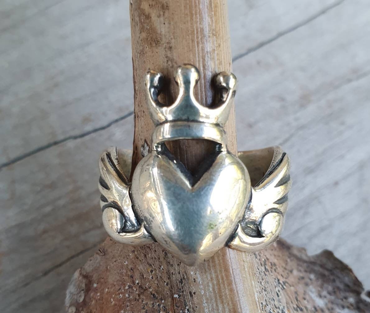 sacred heart ring,sterling silver,crown ring,long ring,handmade,goddess,angelwings,rockabiily,heart ring, gothic,,grunge,lolita, boho