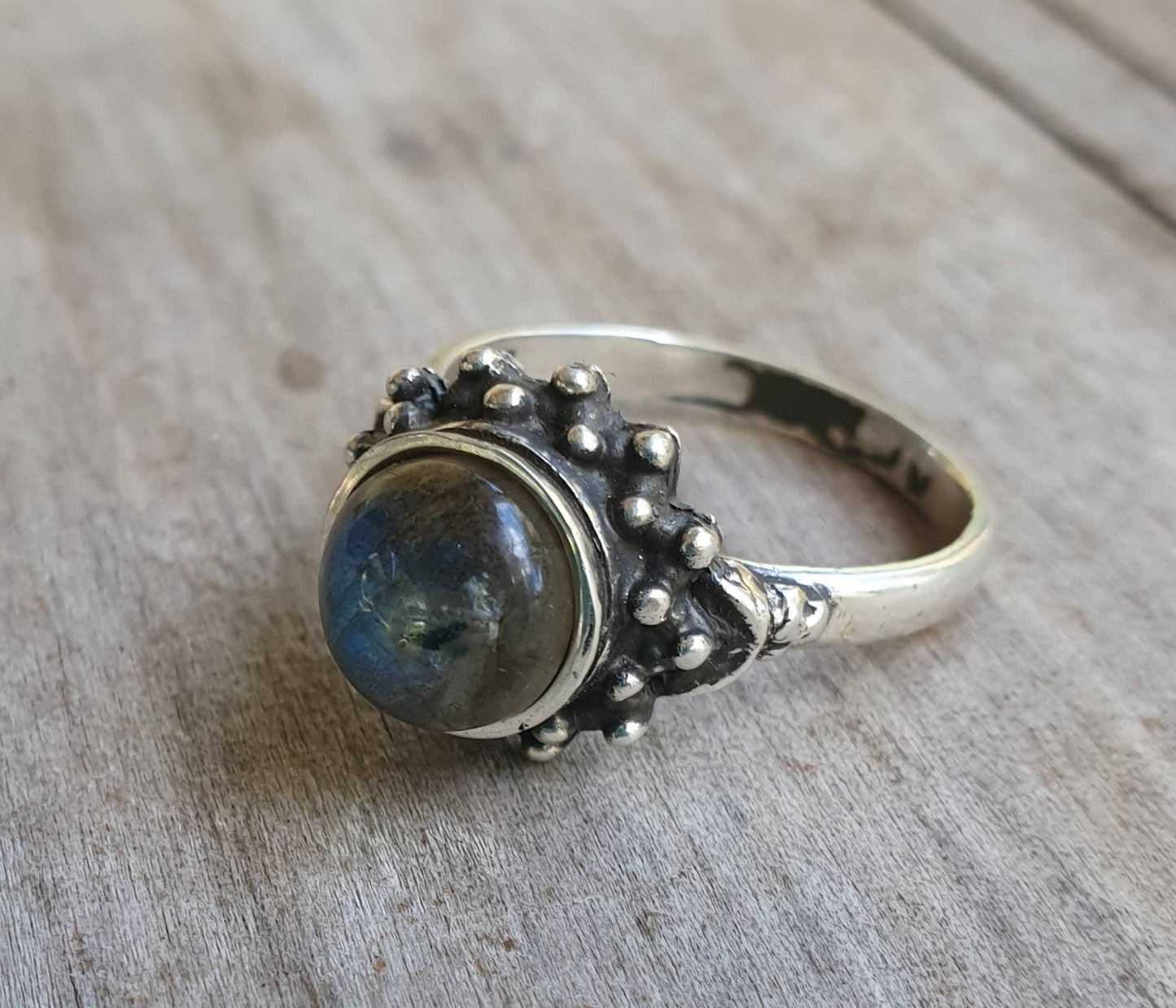 Labradorite ring,sterling silver,handmade,goddess,boho,solitare ring,vintage,new age,cabachon amethyst,ball ring,