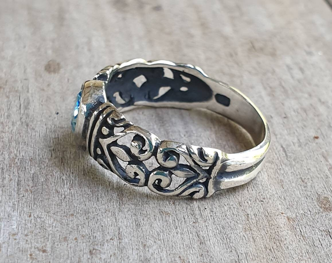 Filegree ring,sterling silver,syn sapphire cz,flower,boho,handmade,gypsy,goddess,women fashion