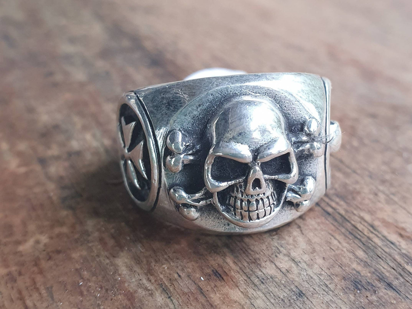skull and cross bone ring,sterling silver, steampunk, gothic, punk,hand made,flat band,biker,hipster,pirate,tattoo skull,mans fashion