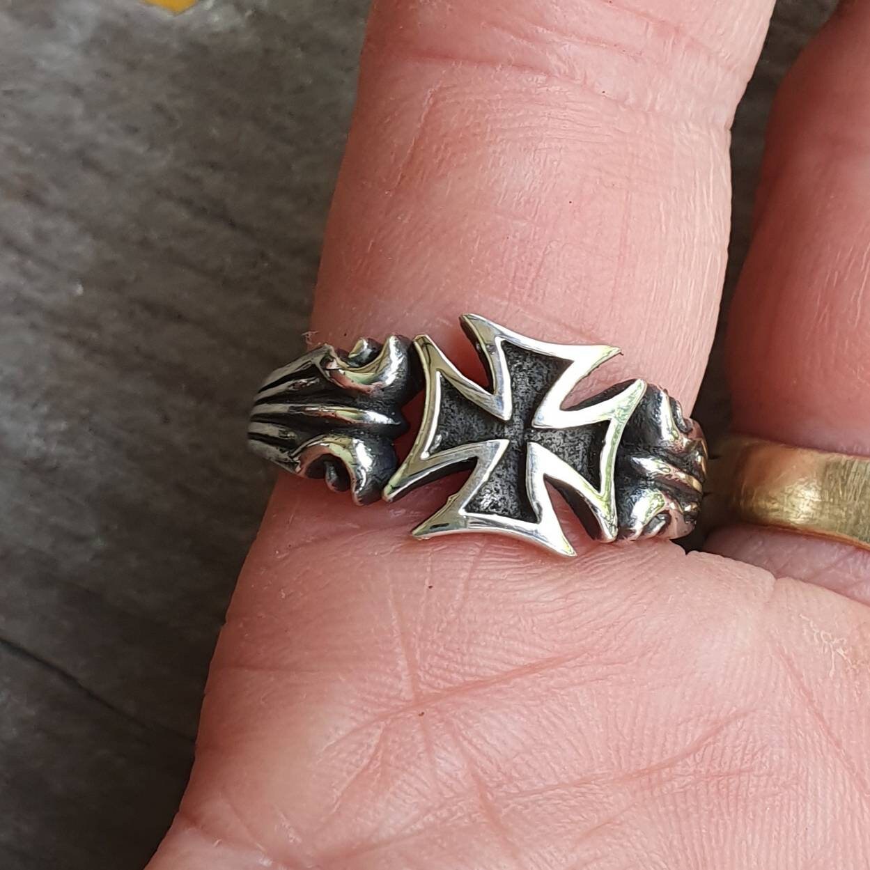 Small cross ring,sterling silver,pinkie, even sided cross, steampunk,gothic, Celtic cross,even sided cross,knights templar,pinkie ring