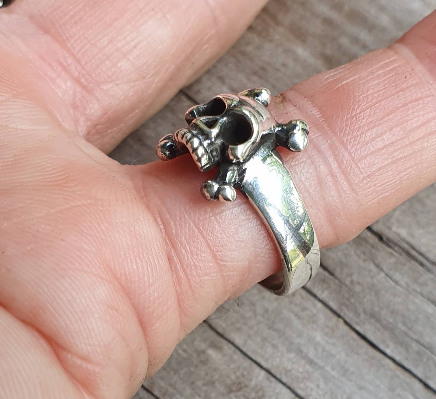 skull ring,925 sterling silver skull cross bone,pirate,small skull,ladies skull ring,sterling silver,handmade,gothic, punk,steampunk,pinkie skull ring,biker