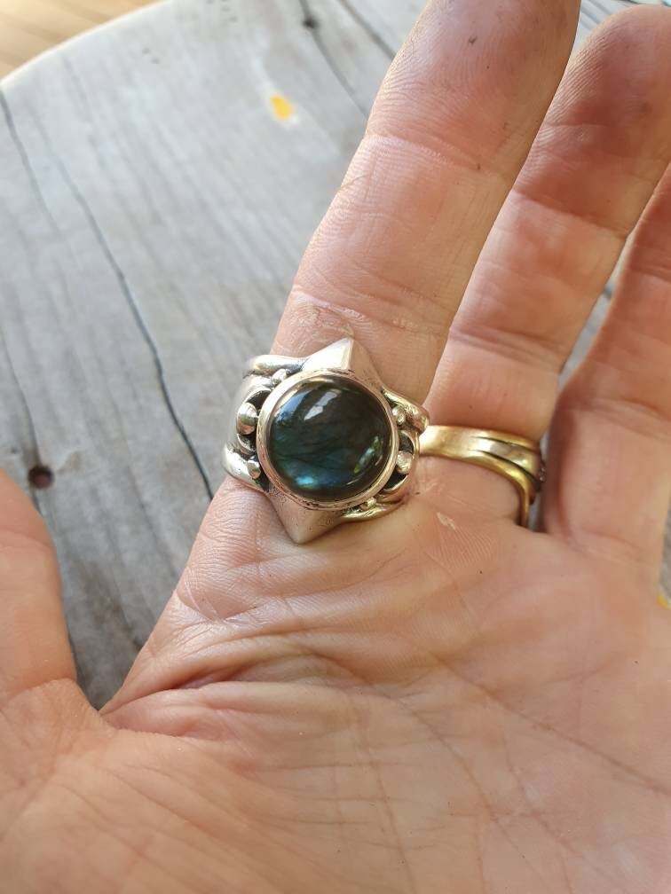 Labradorite ring,sterling silver,labradorite, chunky unisex ring,wedding ring,blue green stone,boho,gemstone ring,handmade, retro ,signet