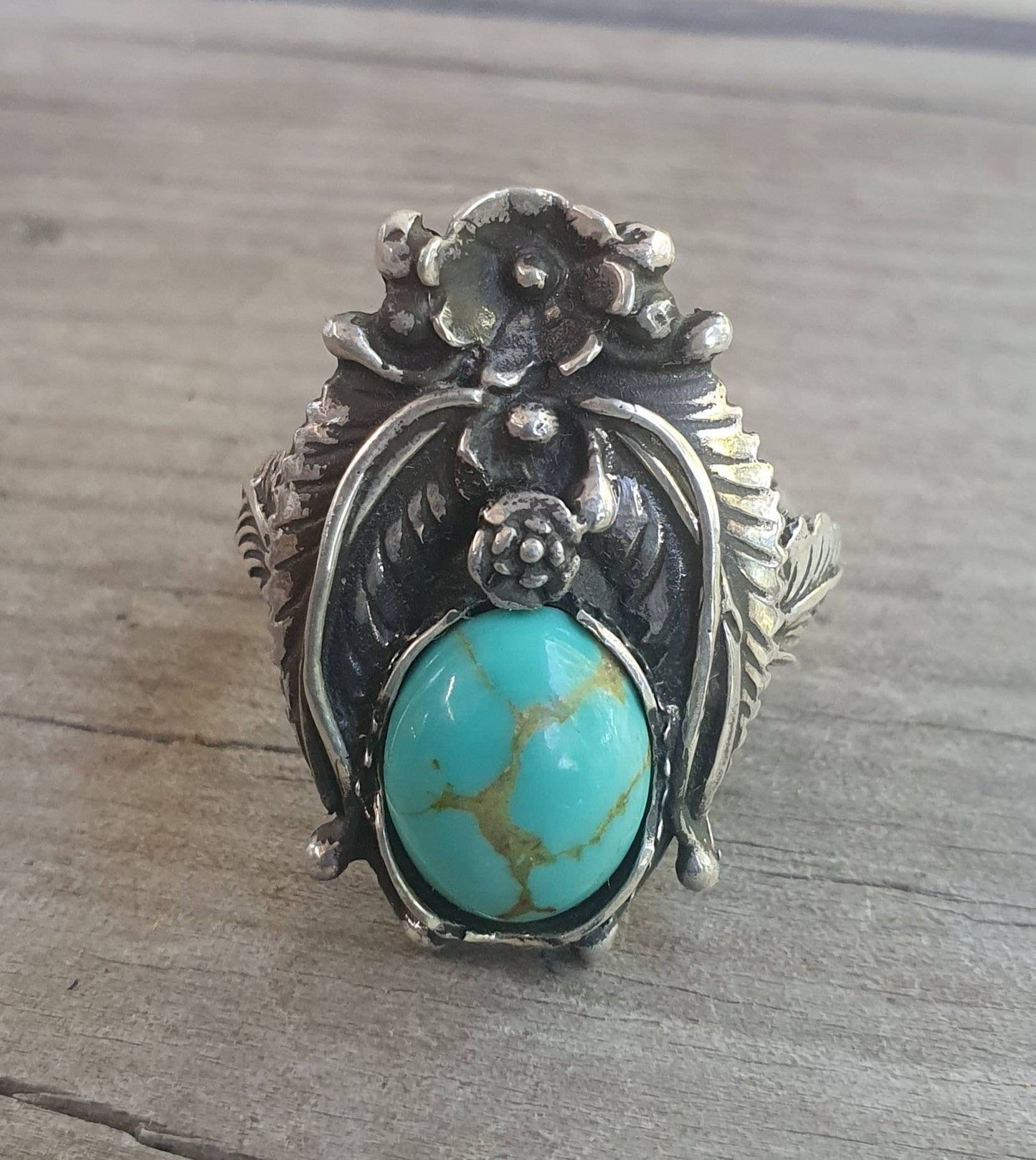 Turquoise ring,sterling silver,Navajo Indian style,flower,leaf,boho,gypsy,tribal,handmade,women's fashion