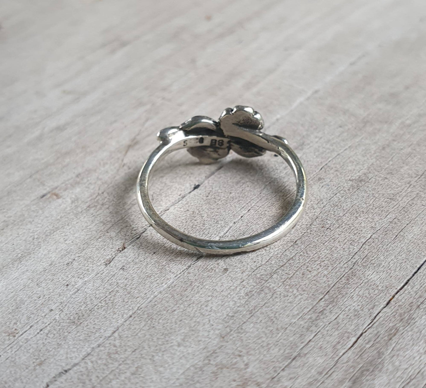 Flower ring,sterling silver,dainty,petite ring,pinkie ring,boho,shabby shic,