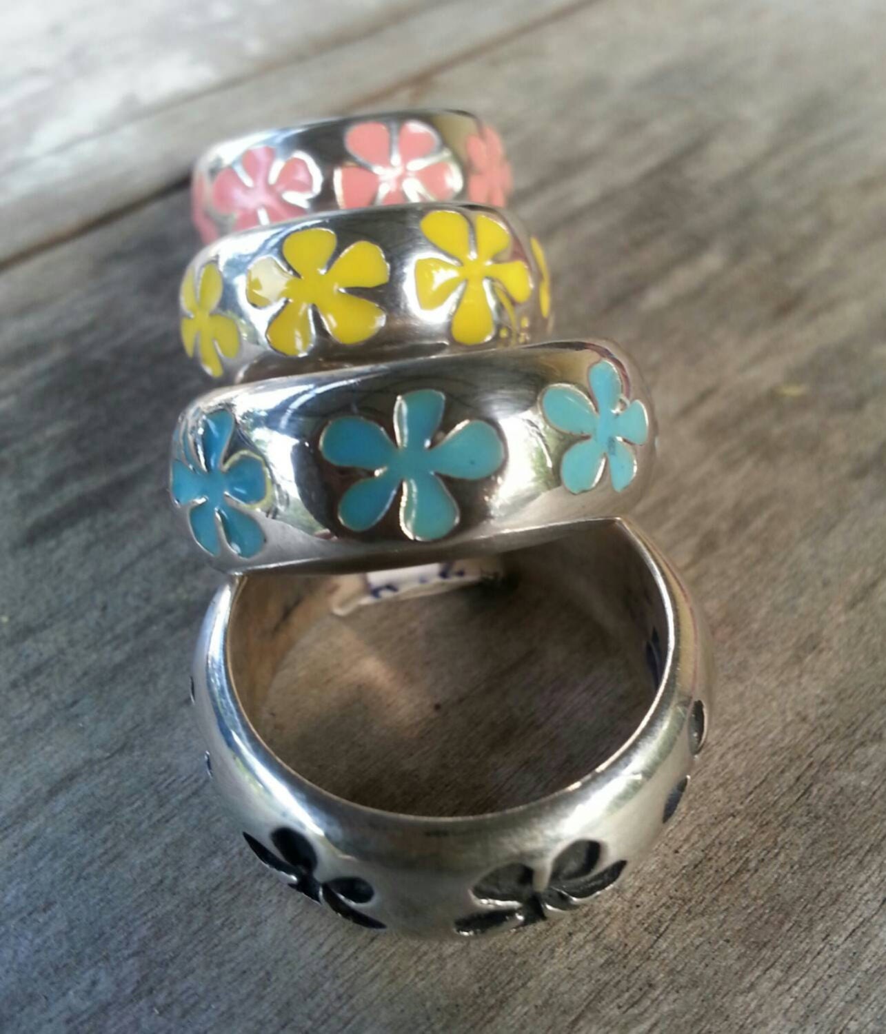 Hibiscis frangipani ring,925 sterling silver band,Hawaiian yellow enamelled flower.
