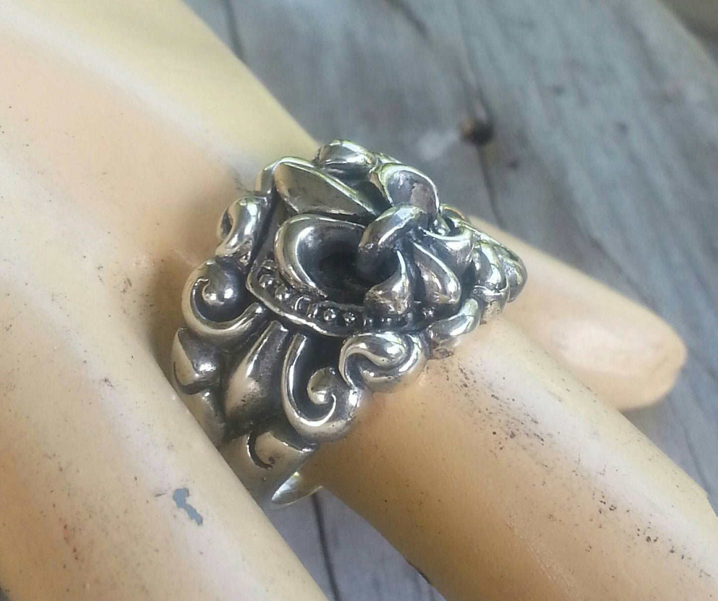 Fluer De Lis,sterling silver,wedding, dress ring,shield,medievil, baroque,victorian, steampunk,boho,mans fashion ring,hipster,scroll,vintage