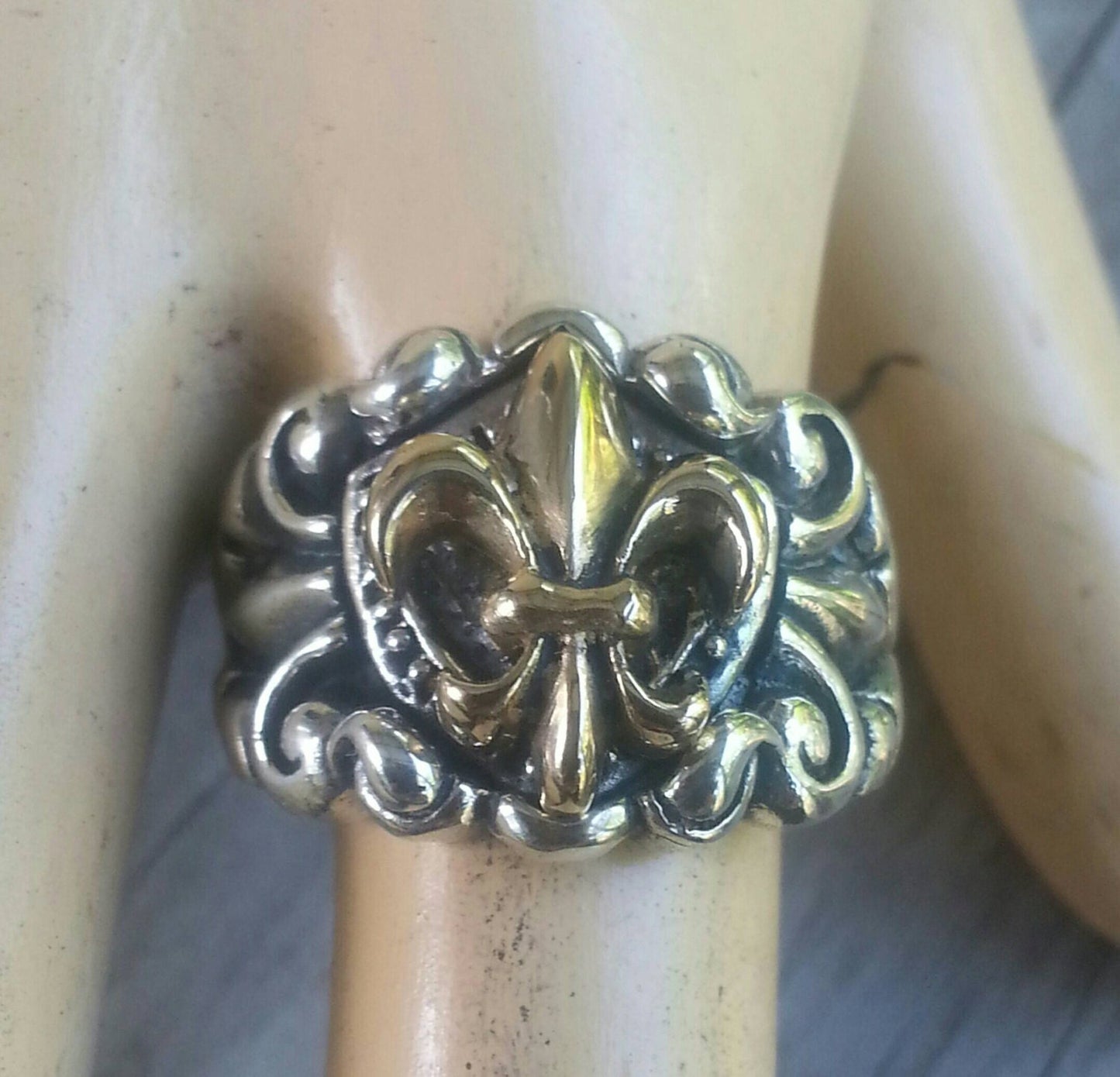 Fluer De Lis,sterling silver,wedding, dress ring,shield,medievil, baroque,victorian, steampunk,boho,mans fashion ring,hipster,scroll,vintage