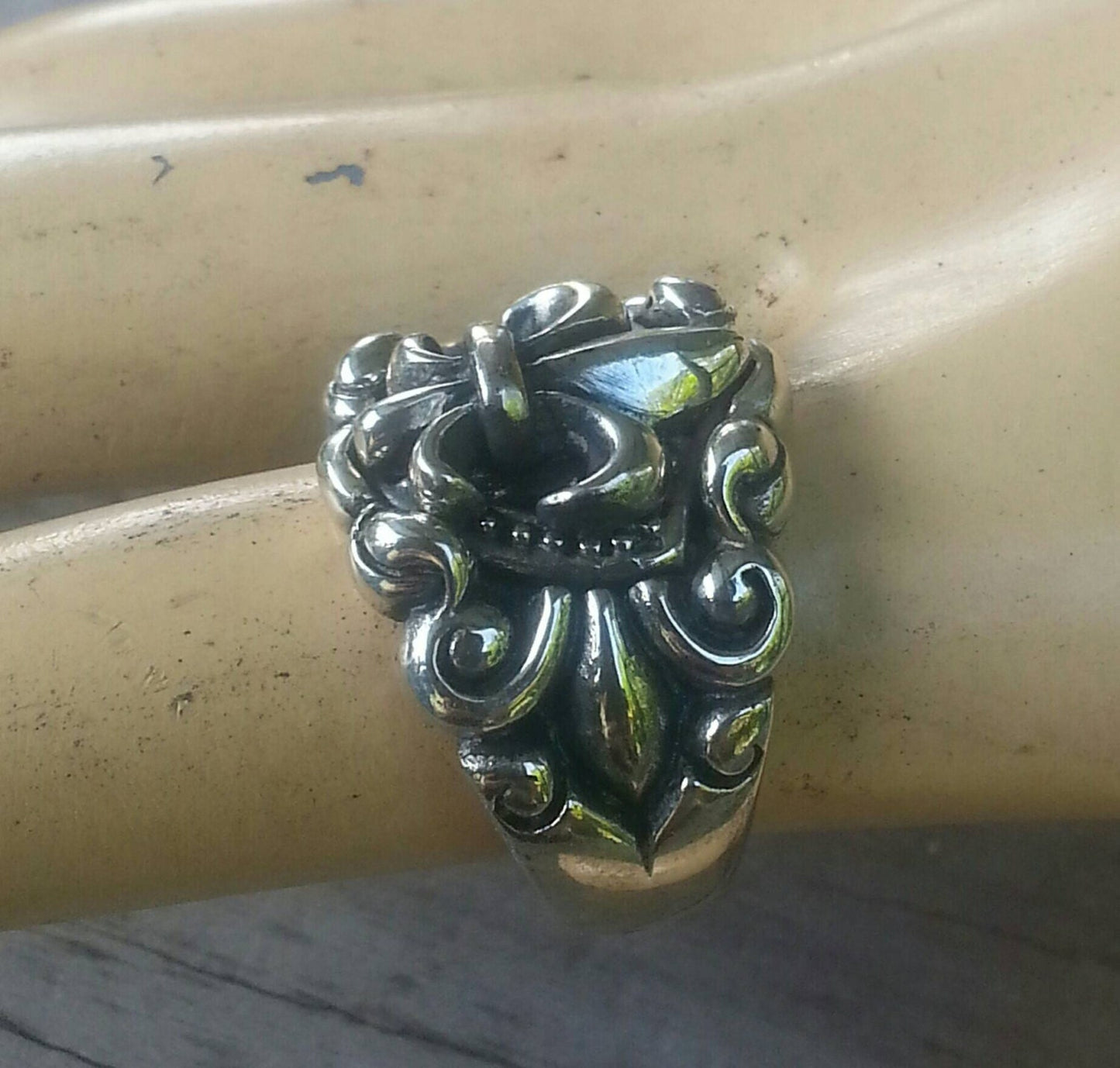 Fluer De Lis,sterling silver,wedding, dress ring,shield,medievil, baroque,victorian, steampunk,boho,mans fashion ring,hipster,scroll,vintage
