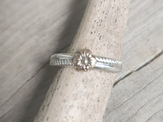 Two tone ring.9k gold flower on sterling silver band. Dainty mixed metal ring