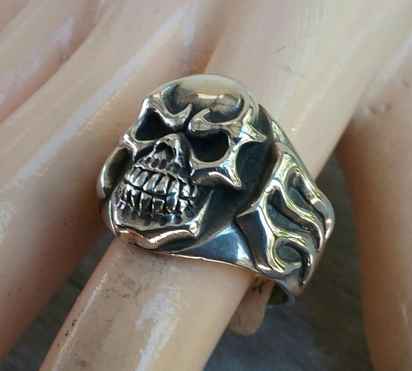 Skull flame ring.925 flame signet solid sterling silver,chunky,kustom kulture muscle car,gothic, punk,heavy,hipster