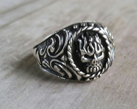 skull flame ring,sterling silver,signet ring,steampunk, gothic, punk,cowboy,handmade,hipster,rockabilly,women's skull,men's fashion,