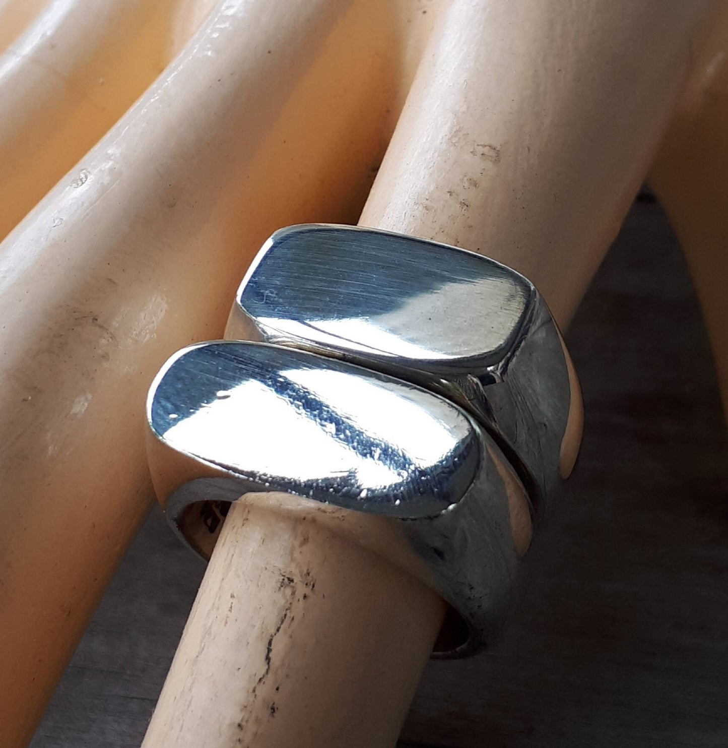 Silver Signet ring,solid oval sterling silver,10mm wide,chunky thick ring,handmade,boho,college ring,blank ring,unisex