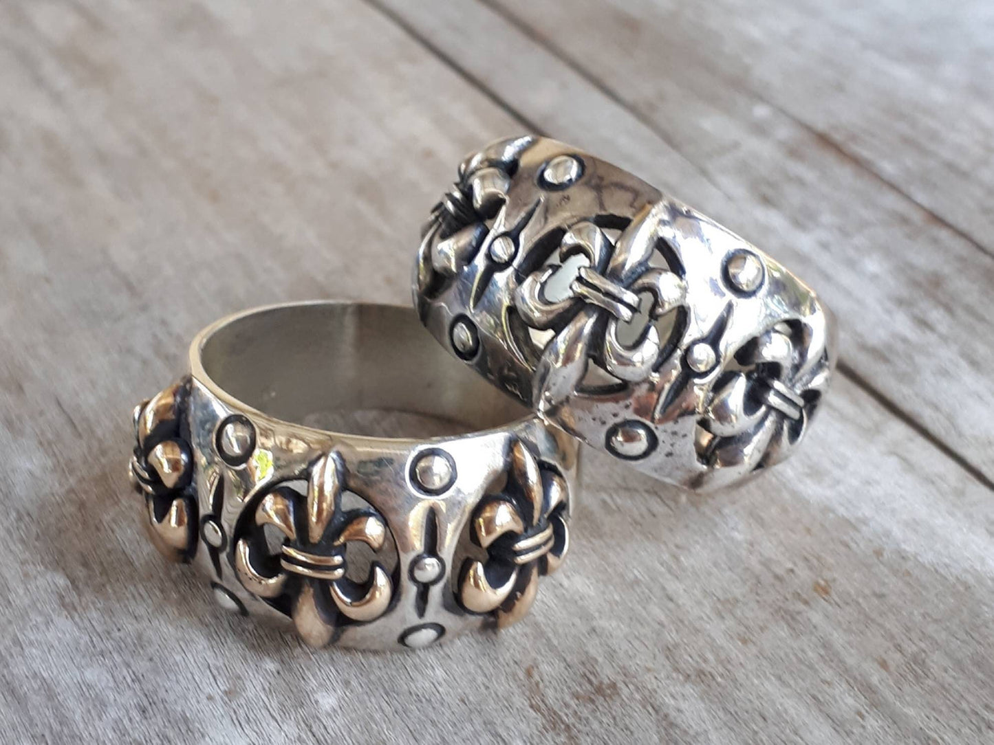 fluer de lis ring,sterling silver,vintage style,steampunk, victorian,baroque,rounded band,wedding ring,