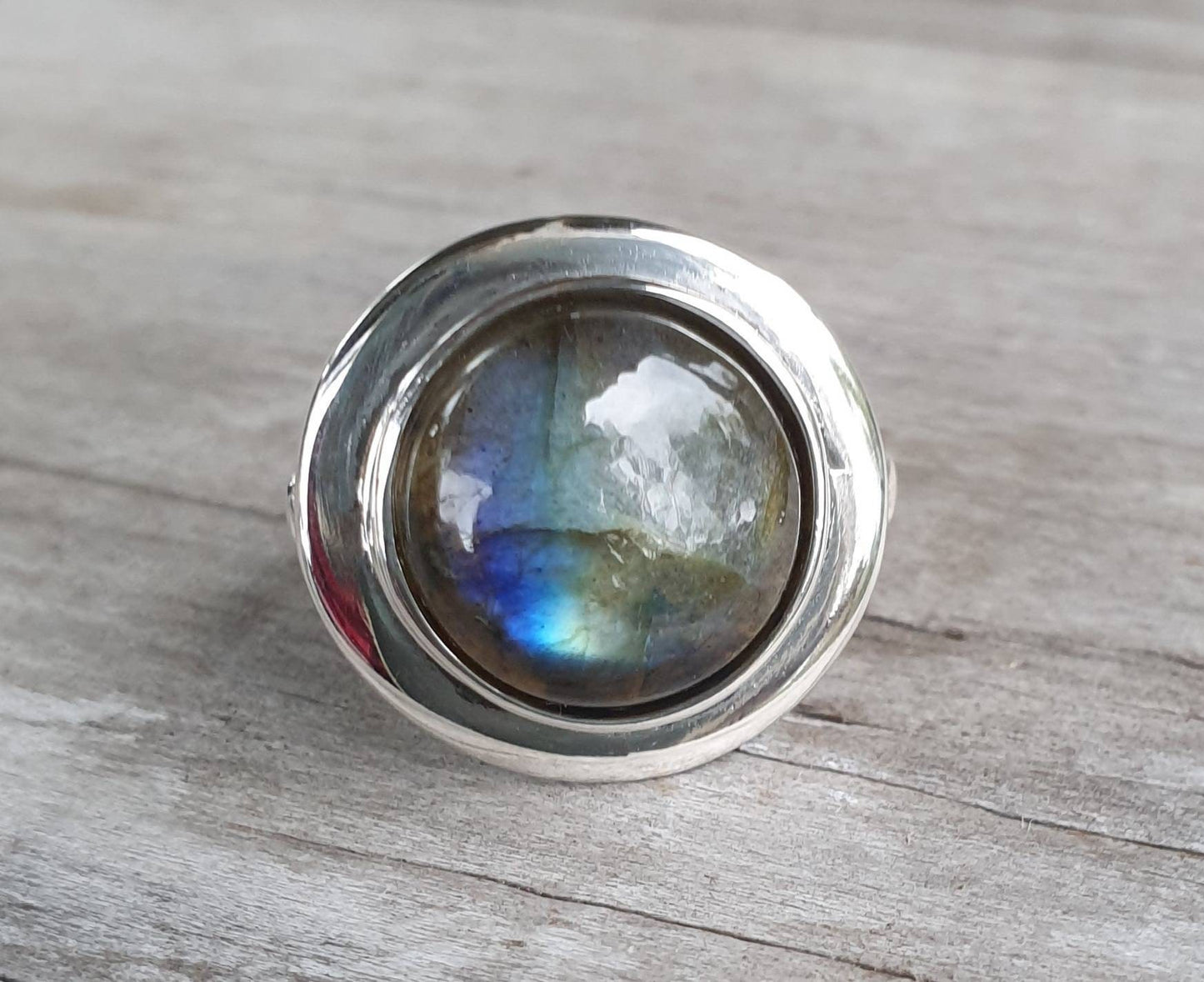 Labradorite ring,sterling silver,,chunky ring,wedding ring,blue green stone,boho,gemstone ring,handmade, retro ring,modern,industrial,signet