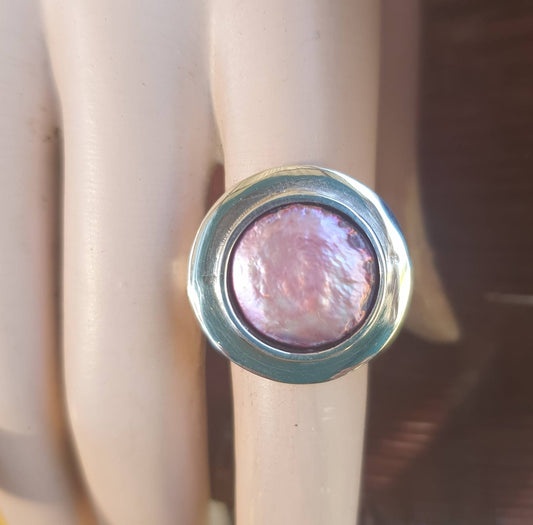 Large pearl coin ring,925 sterling silver,pink pearl,chunky ring,large round top ring,wedding ring,boho,handmade, retro ring,modern,
