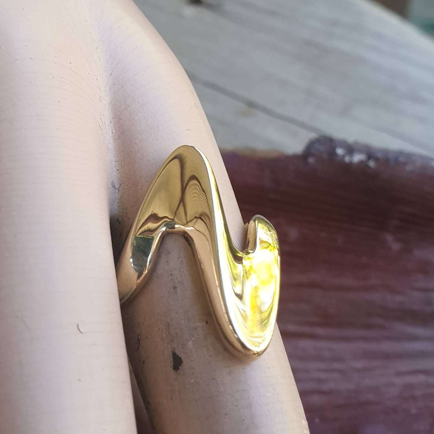 9k gold long ring,handmade,solid 9ct gold,smooth swirl,boho,deco,bespoke,art nouveau,retro gold ring,chunky gold ring,goddess