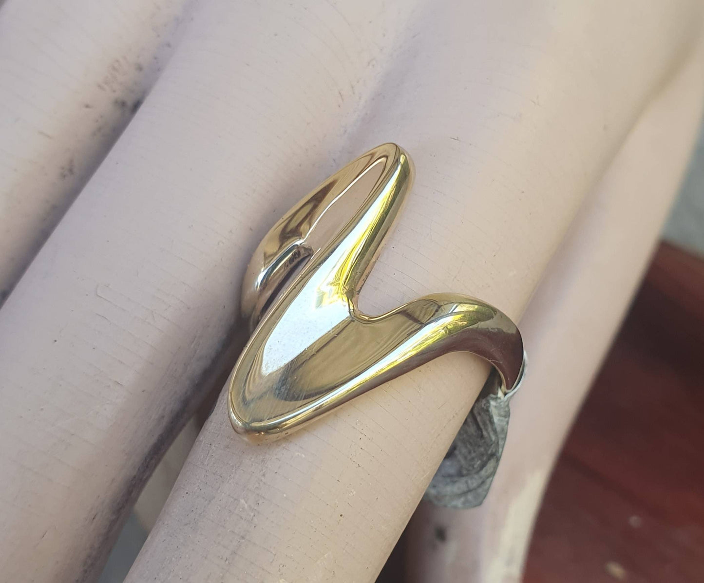 9k gold long ring,handmade,solid 9ct gold,smooth swirl,boho,deco,bespoke,art nouveau,retro gold ring,chunky gold ring,goddess