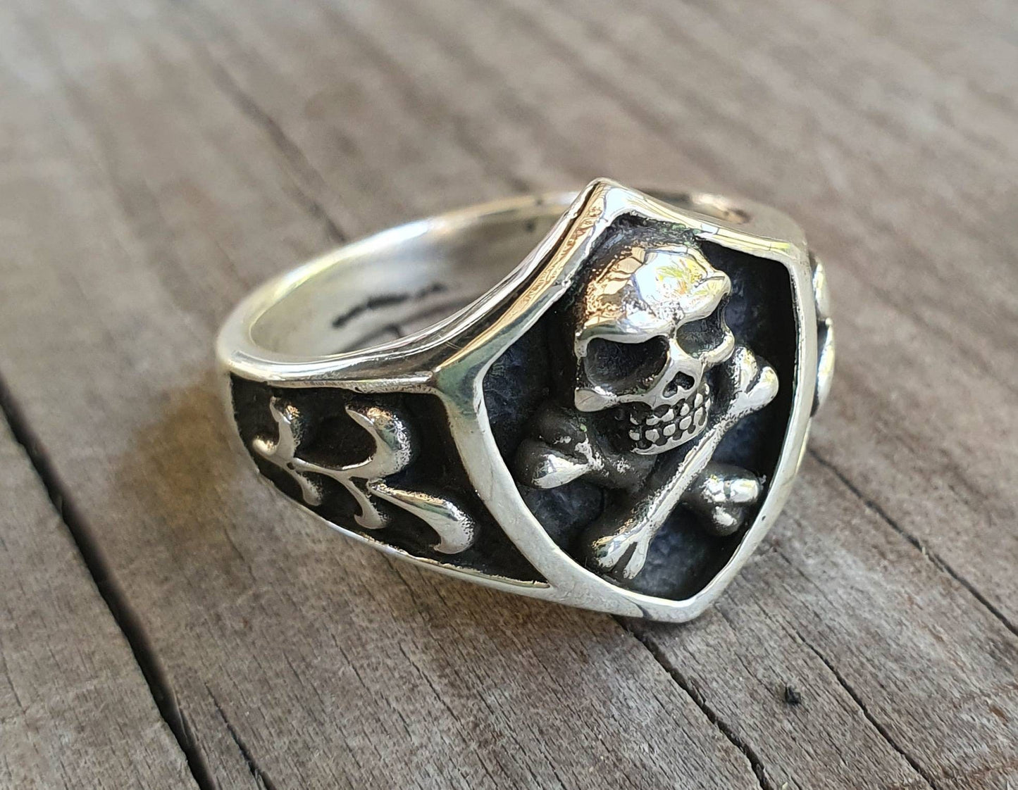 9K skull and crossbone ring,Two tone,9ct gold and sterling silver,pirate ring, steampunk gothic punk