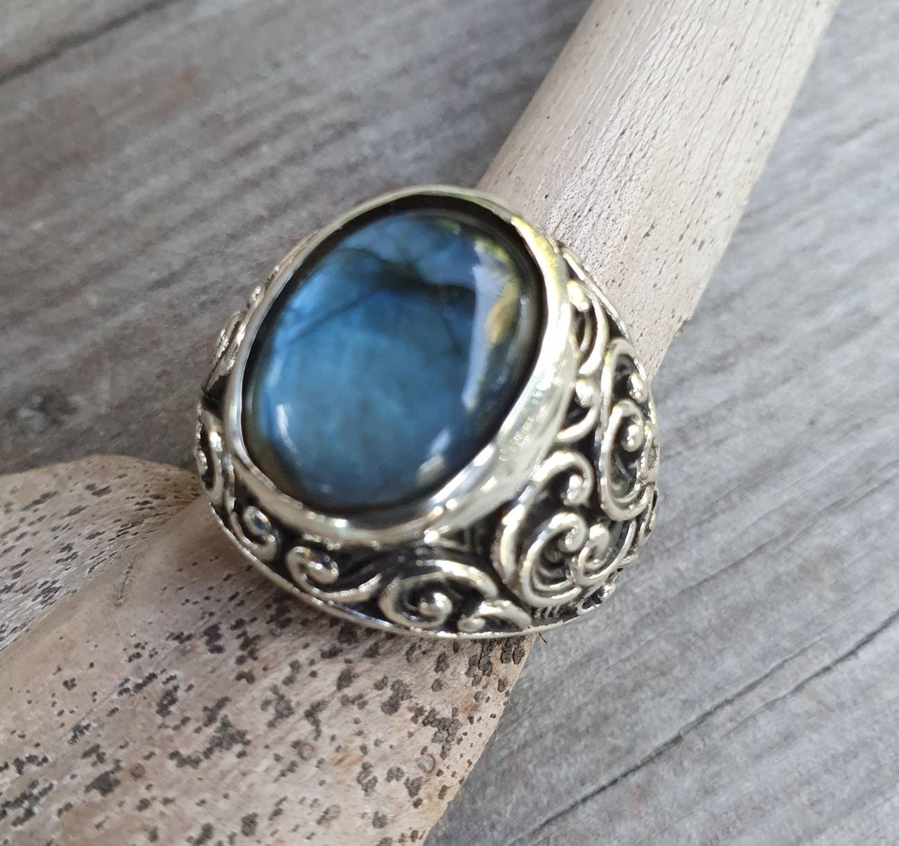 Labradorite chunky ring,sterling silver,beautiful scroll sides,vintage style,Japanese style waves,baroque,mens fashion,boho,