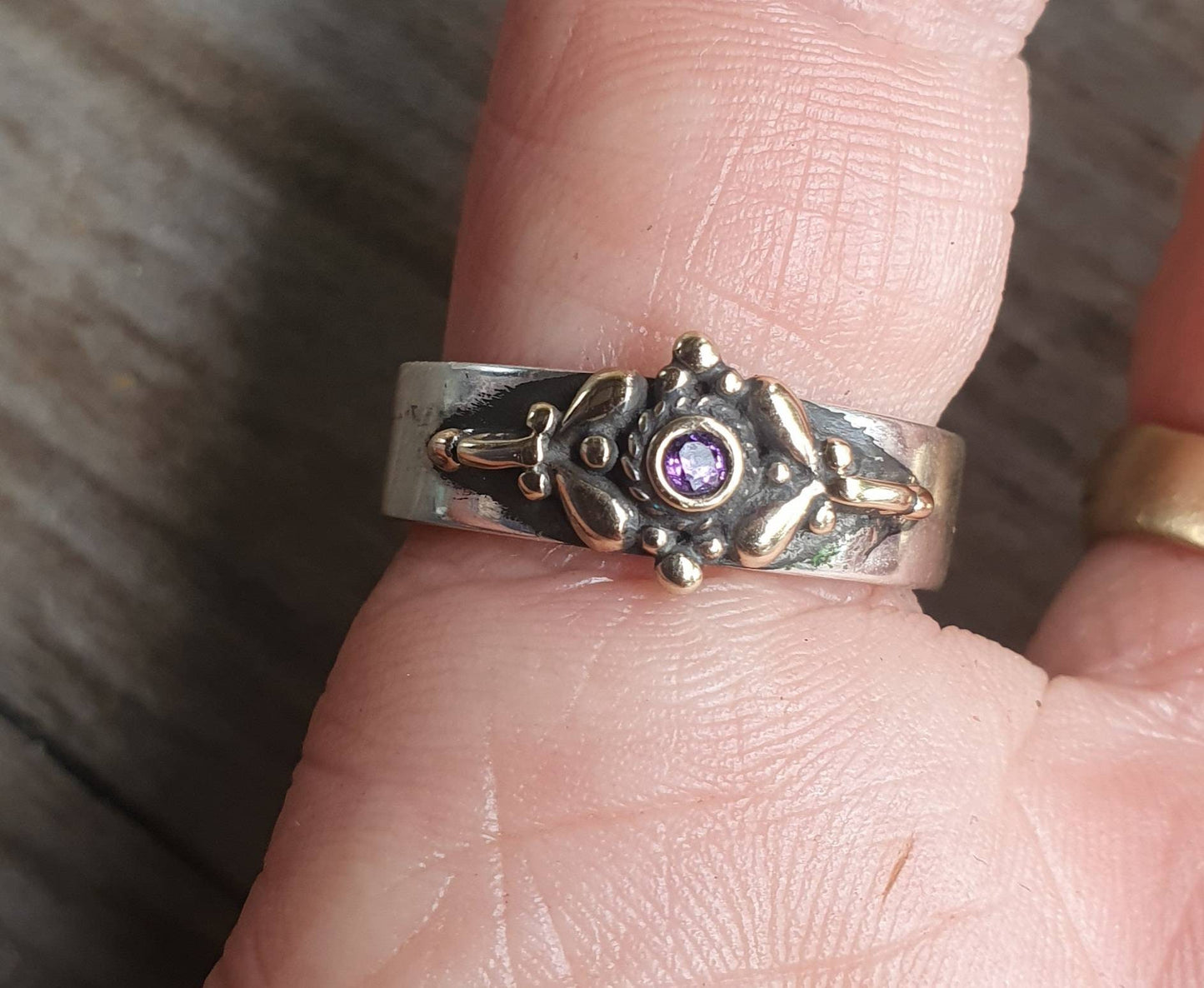 Gold and silver ring,9k gold & 925 sterling silver,two tone band,cz, filegree ornate top on silver band