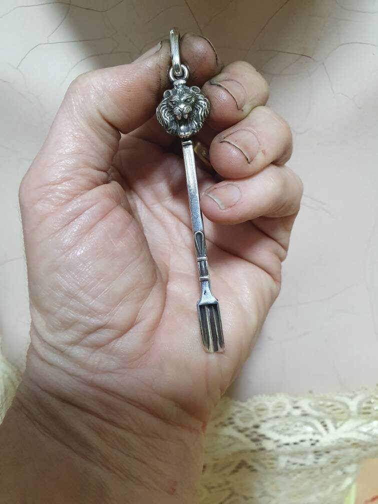 Lion head spoon pendant,925 sterling silver, spoon key ring,mapacho,ceremony,snuff spoon,handmade  unique, collectors,